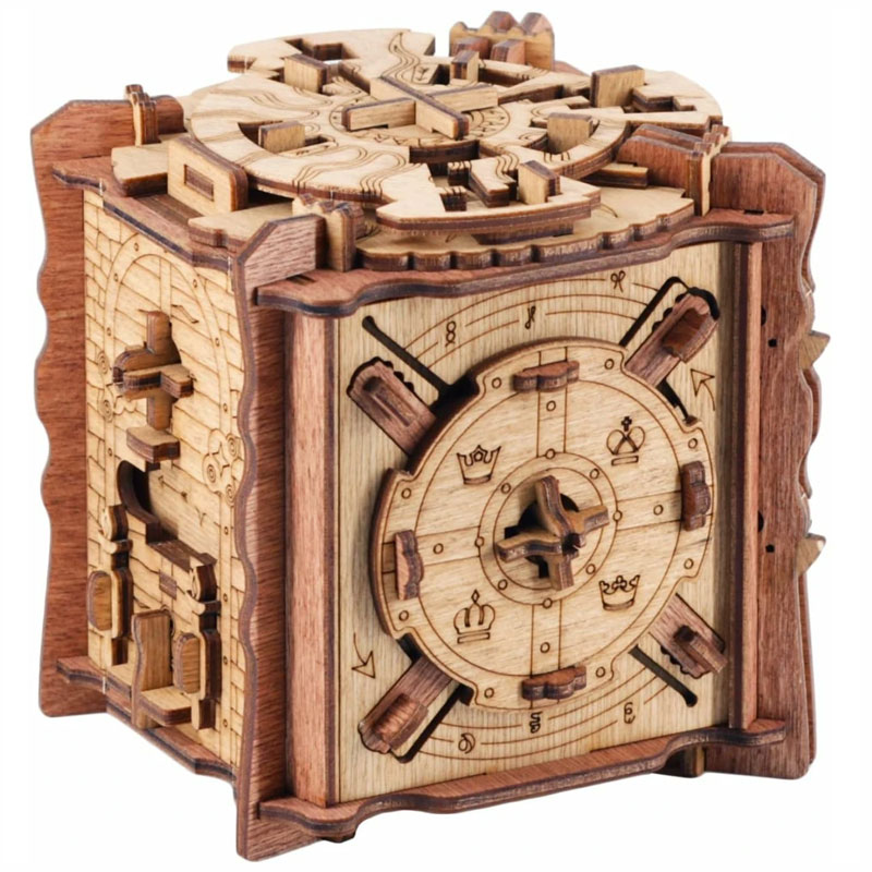 Cluebox Escape In A Box - The Trail Of Camelot