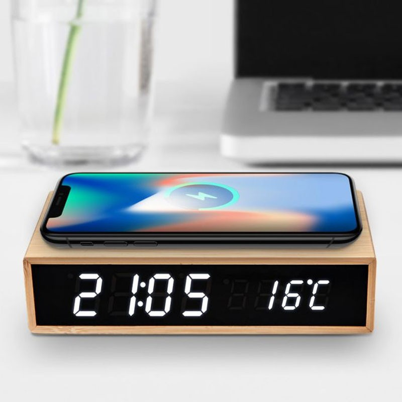 Bambus Vækkeur Med Trådløs Opladning